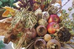 efterårsdekoration med naturmaterialer